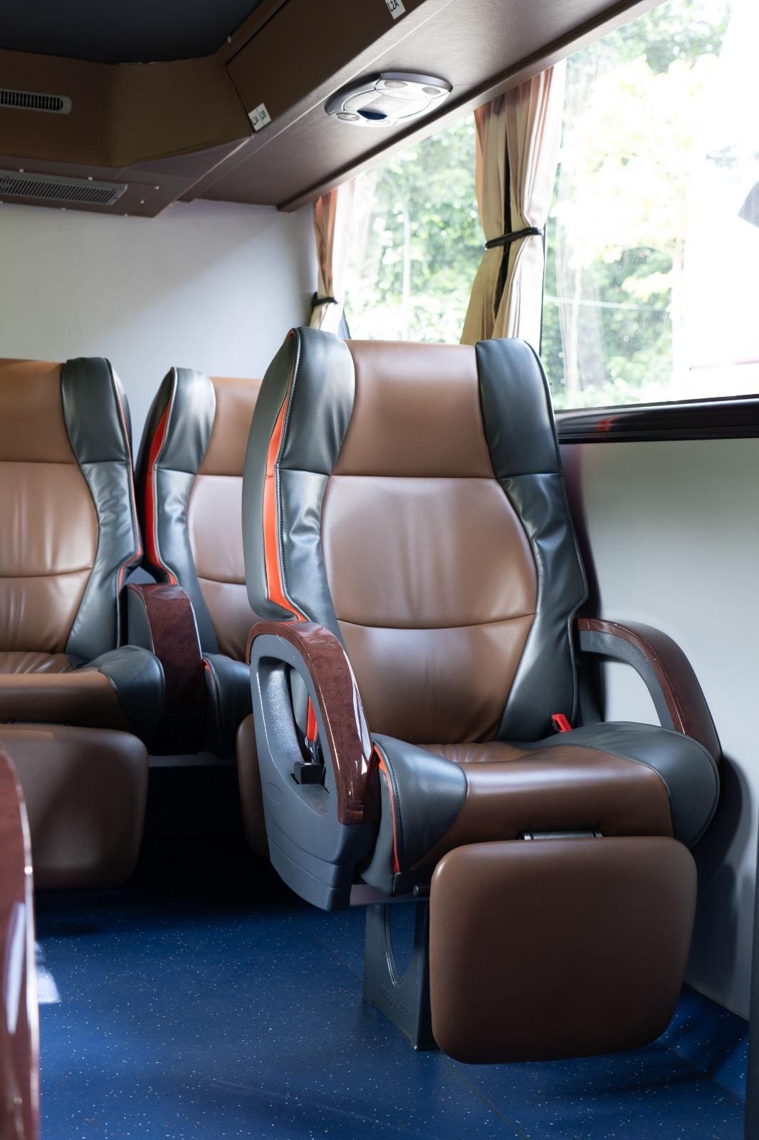 Luxury coach setting (6)