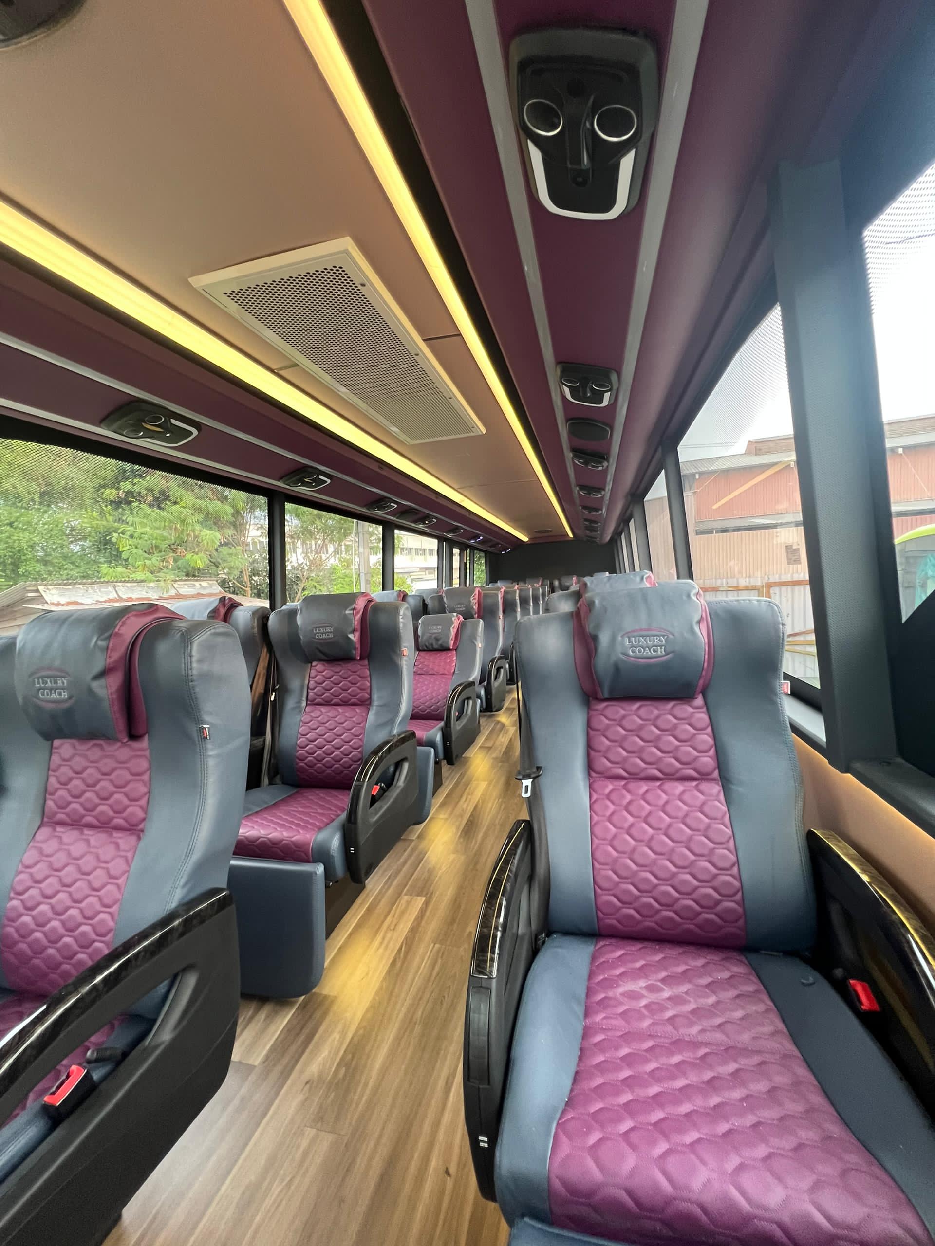 Luxury coach setting (11)