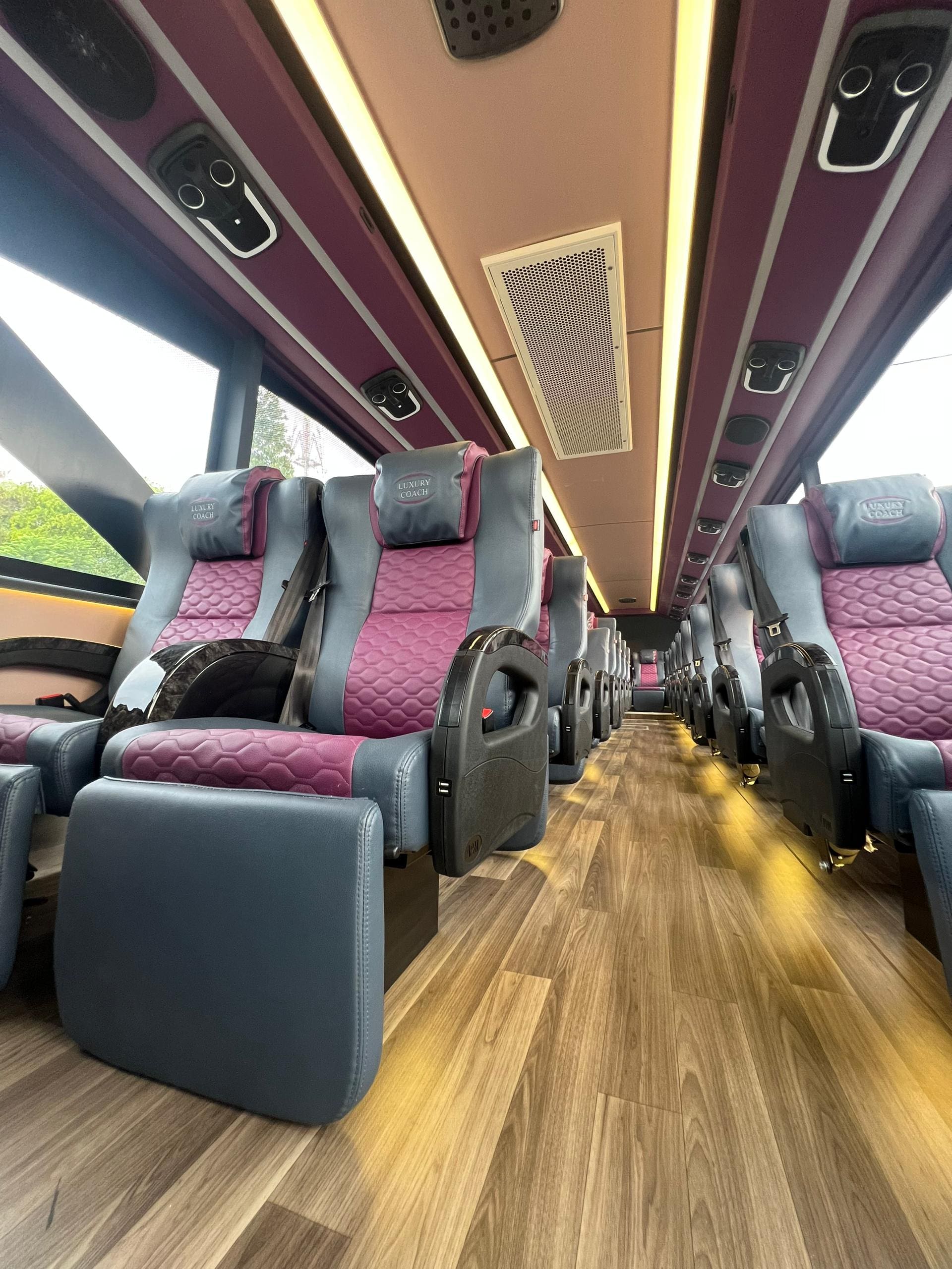 Luxury coach setting (20)