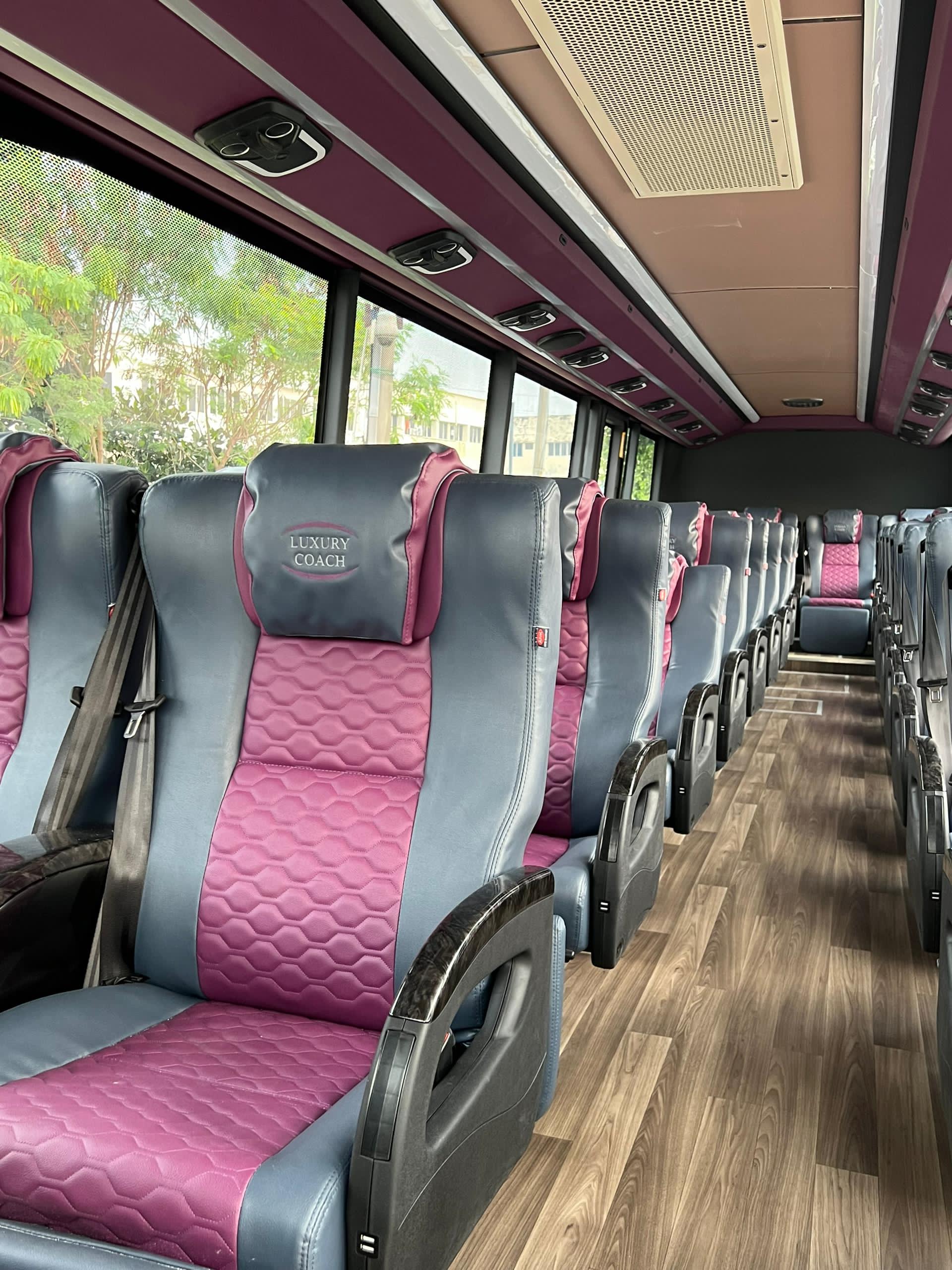 Luxury coach setting (17)