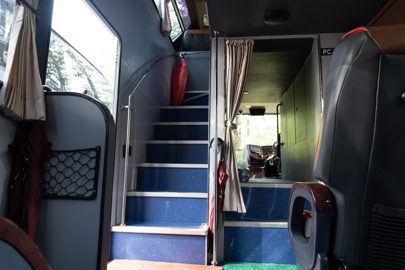 Luxury coach setting (15)