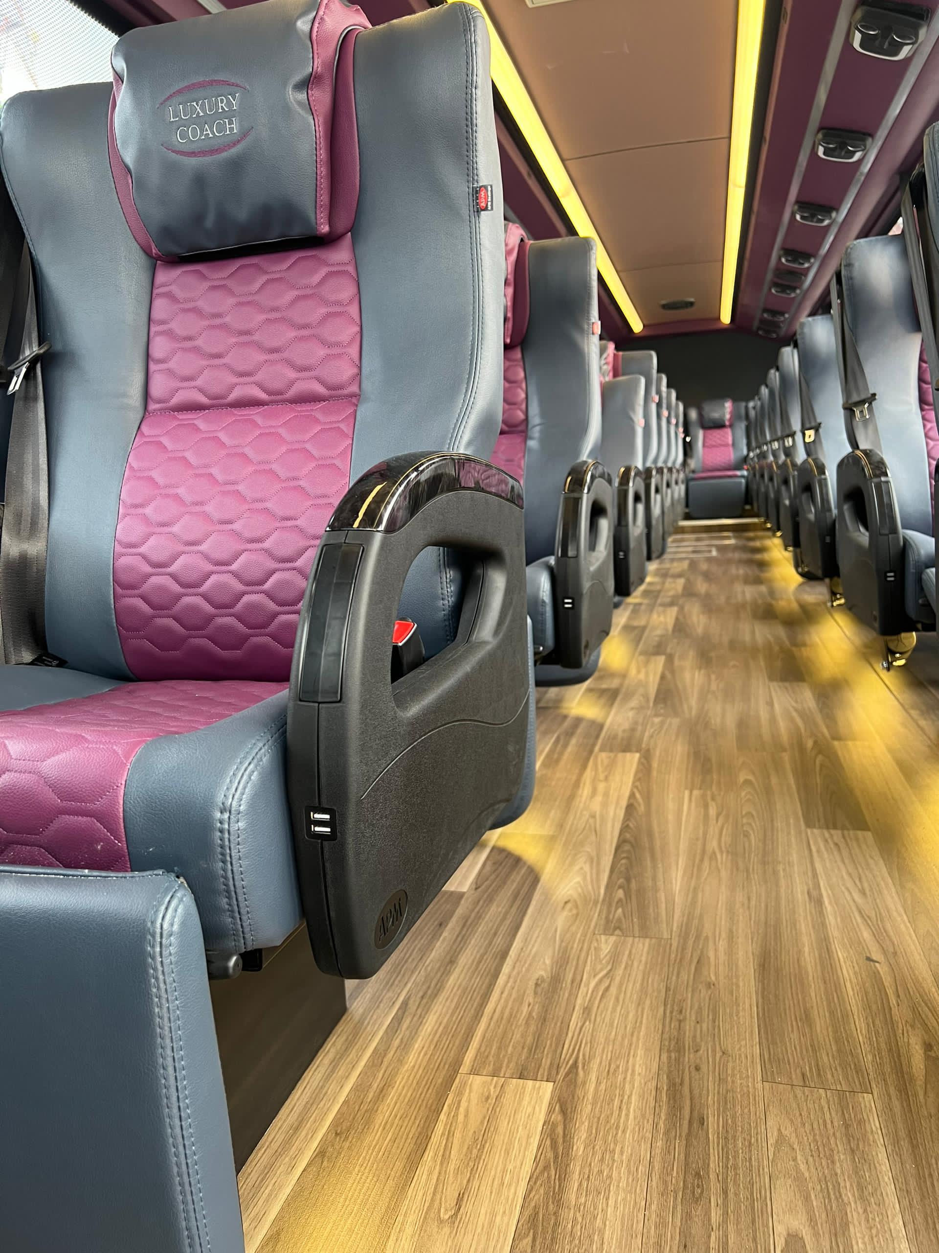 Luxury coach setting (18)